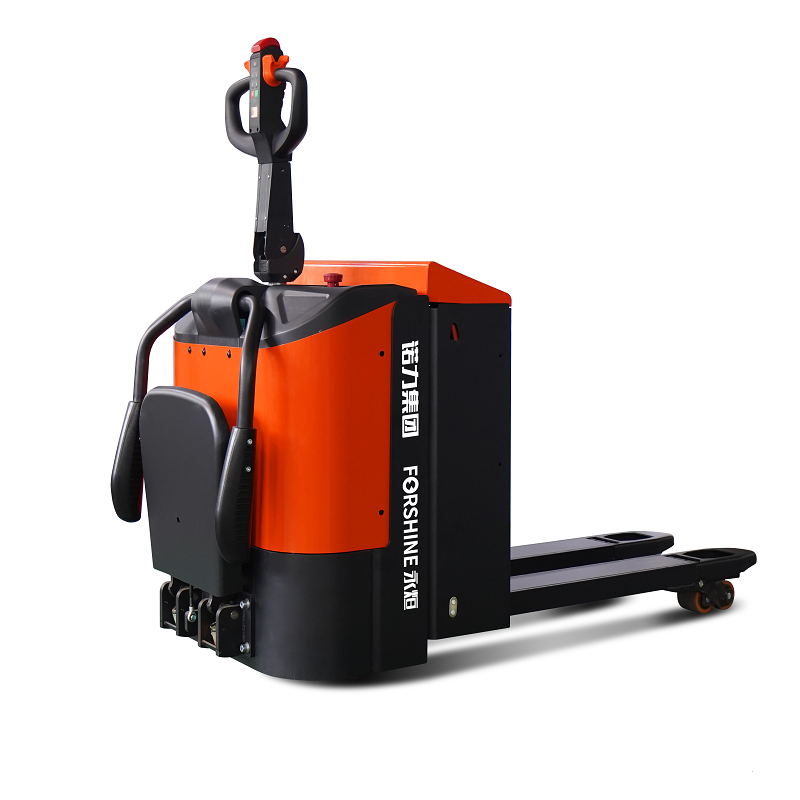 ayx官网：民用机场航空器活动区道路交互与通行安全管理规则